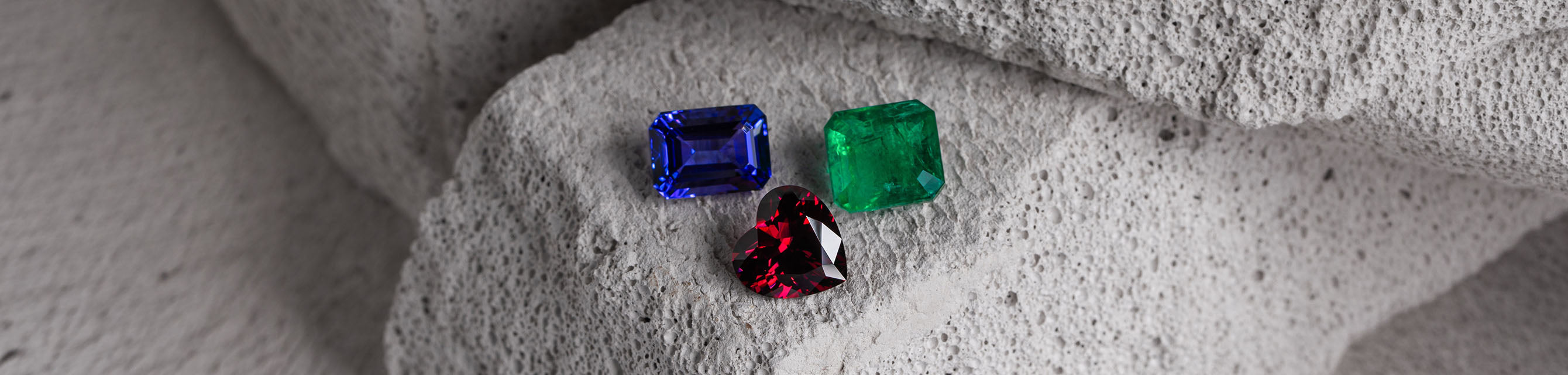 Natural Sapphires and Rubies: How Coloured Gemstone Resale Differs from Diamonds