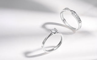 Selling Diamond Solitaire Rings vs Multi-Stone Rings: What Affects Resale Value More